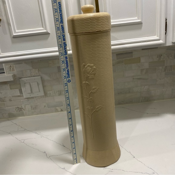 Vintage toilet paper holder canister with lid - Picture 9 of 9